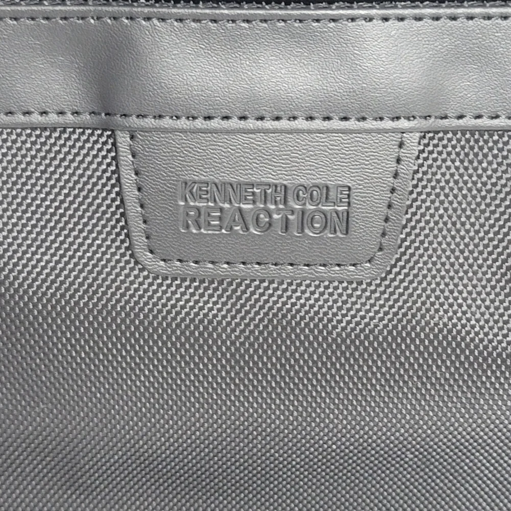 KENNETH COLE REACTION LAPTOP CASE TOP ZIP